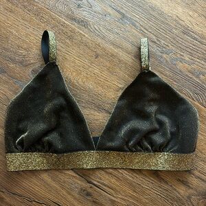NWOT Colsie Golden bralette size m